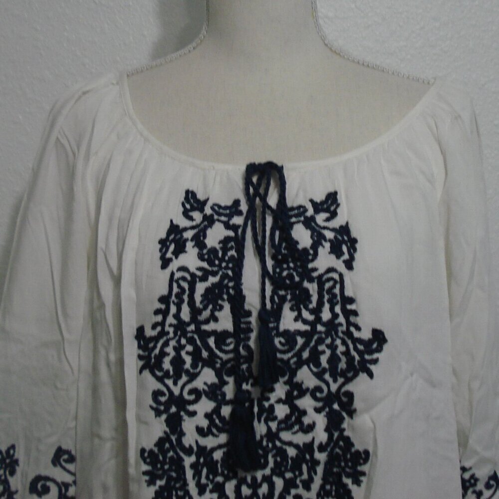 CHIC CONNECTION Dress Women's Size 1X White Blue Embroidery Bell Sleeve Boho NWT - Picture 8 of 9